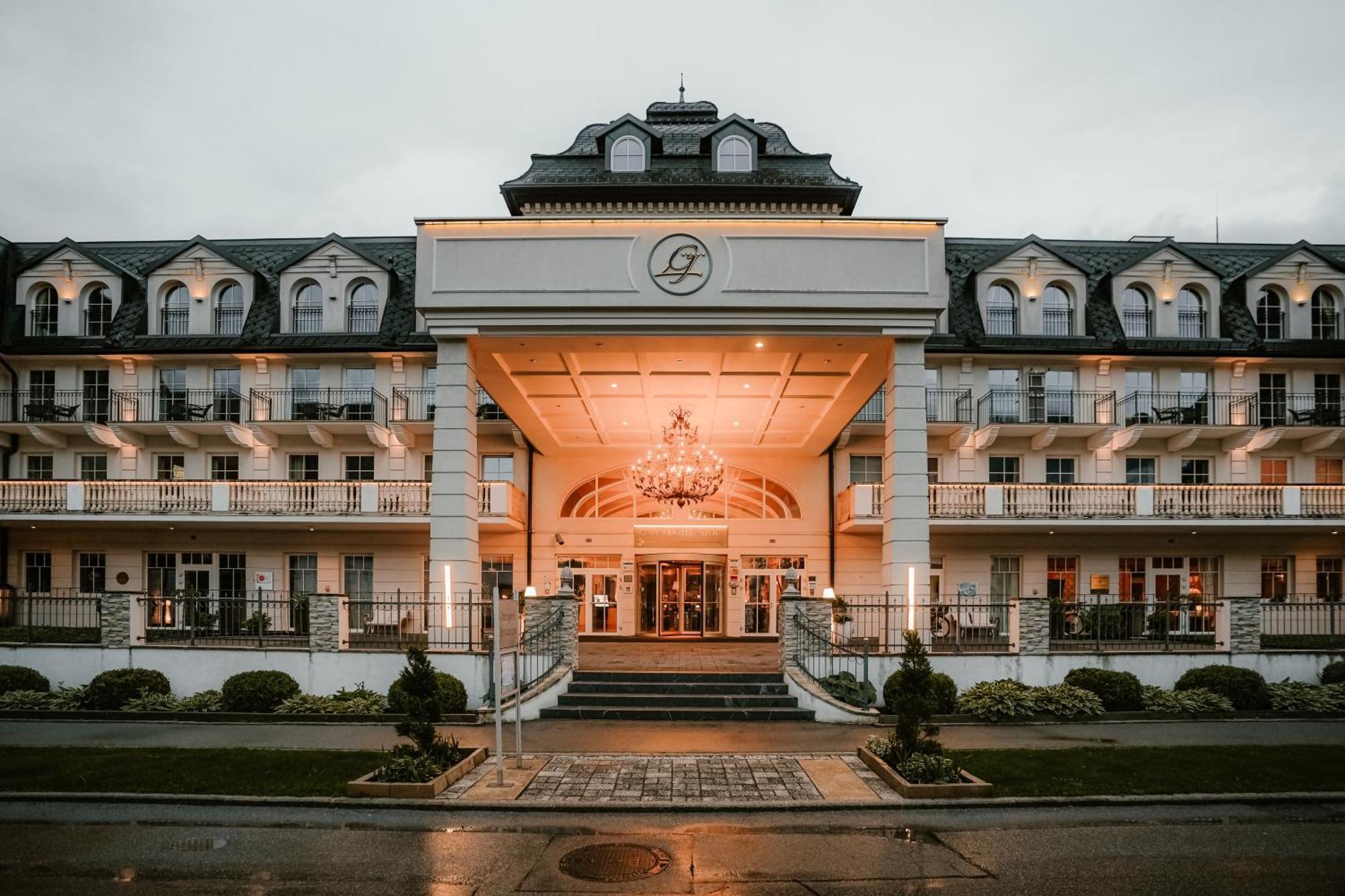 Grandhotel Lienz Business-Wellness & Gourmet Ngoại thất bức ảnh